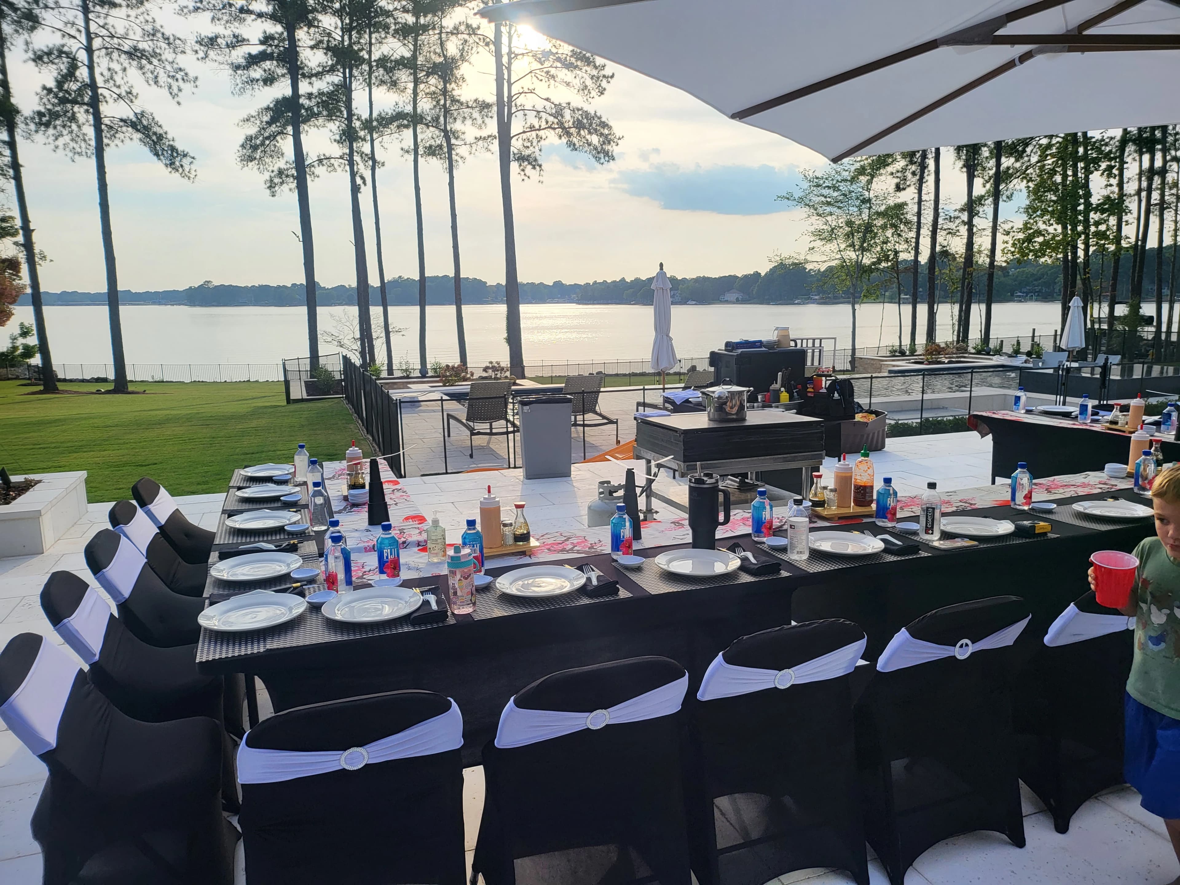 Covered table layout
